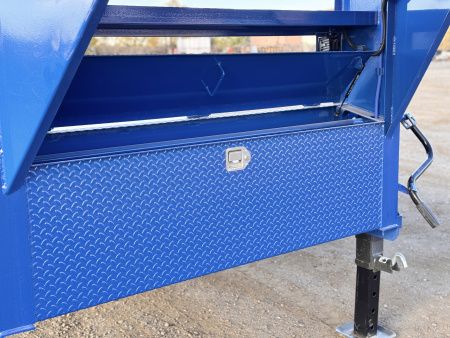 New 2026 Load Trail BLACK FRIDAY 8.5-30 Single Wheel Gooseneck Equipment Hauler 16K GVWR