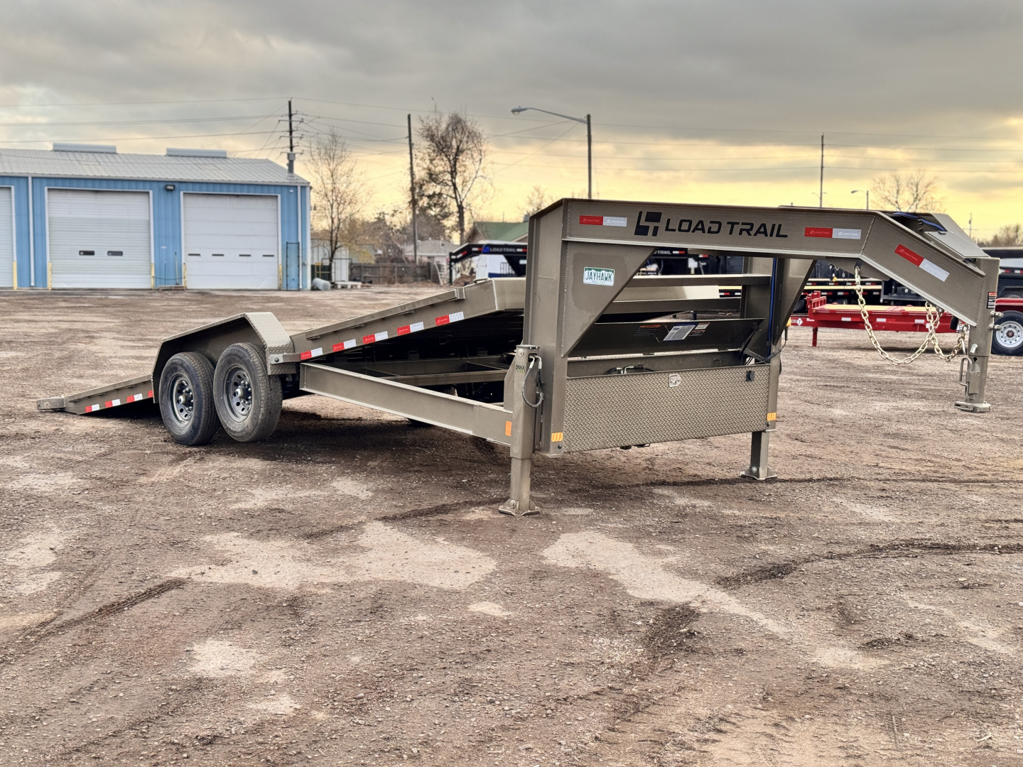New 2026 Load Trail BLACK FRIDAY 7-24 Single Wheel Gooseneck Tilt Equipment Hauler 14K GVWR