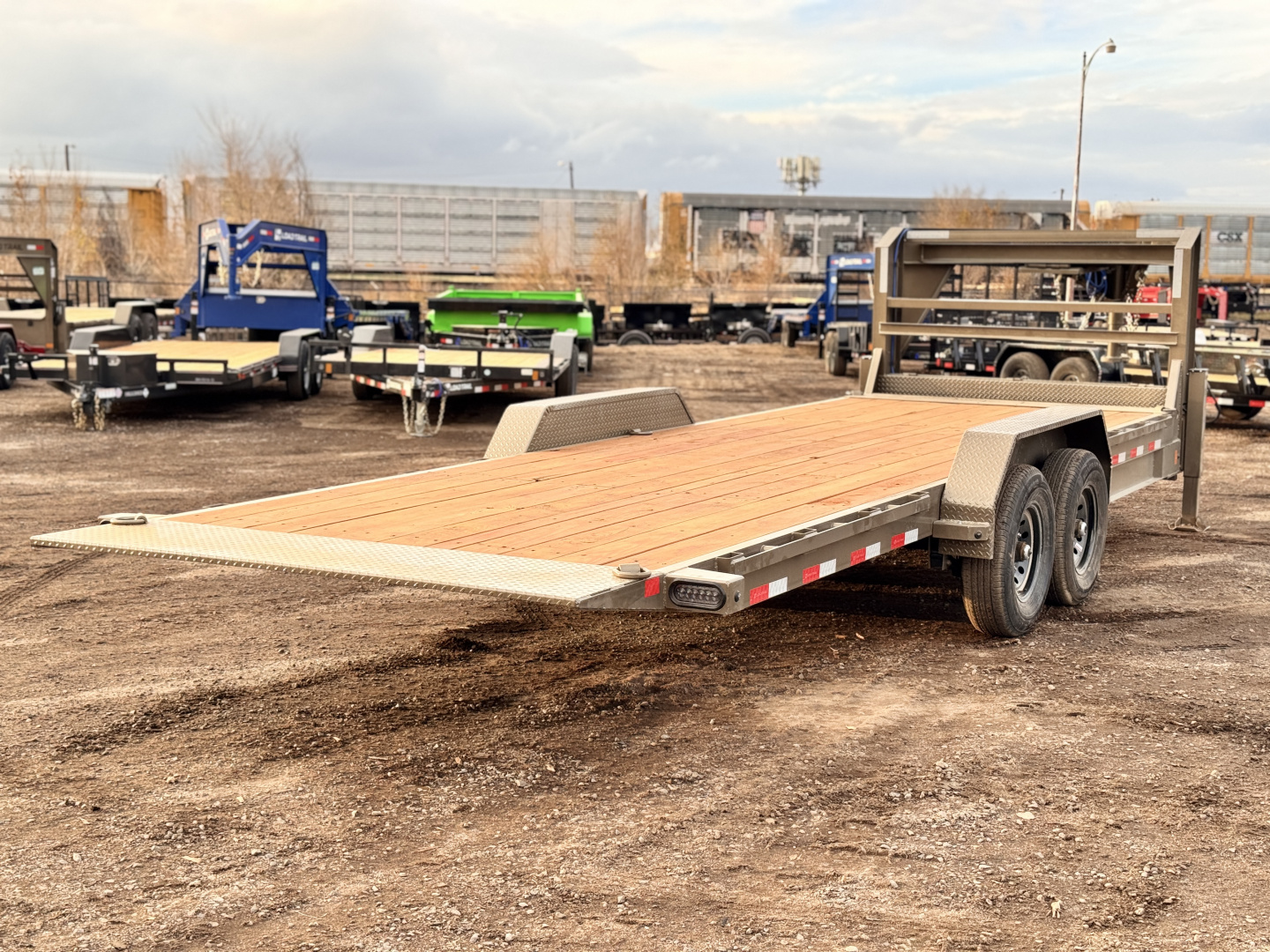 New 2026 Load Trail BLACK FRIDAY 7-24 Single Wheel Gooseneck Tilt Equipment Hauler 14K GVWR