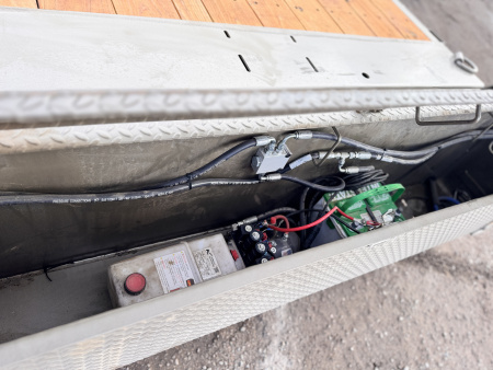 New 2026 Load Trail BLACK FRIDAY 7-24 Single Wheel Gooseneck Tilt Equipment Hauler 14K GVWR