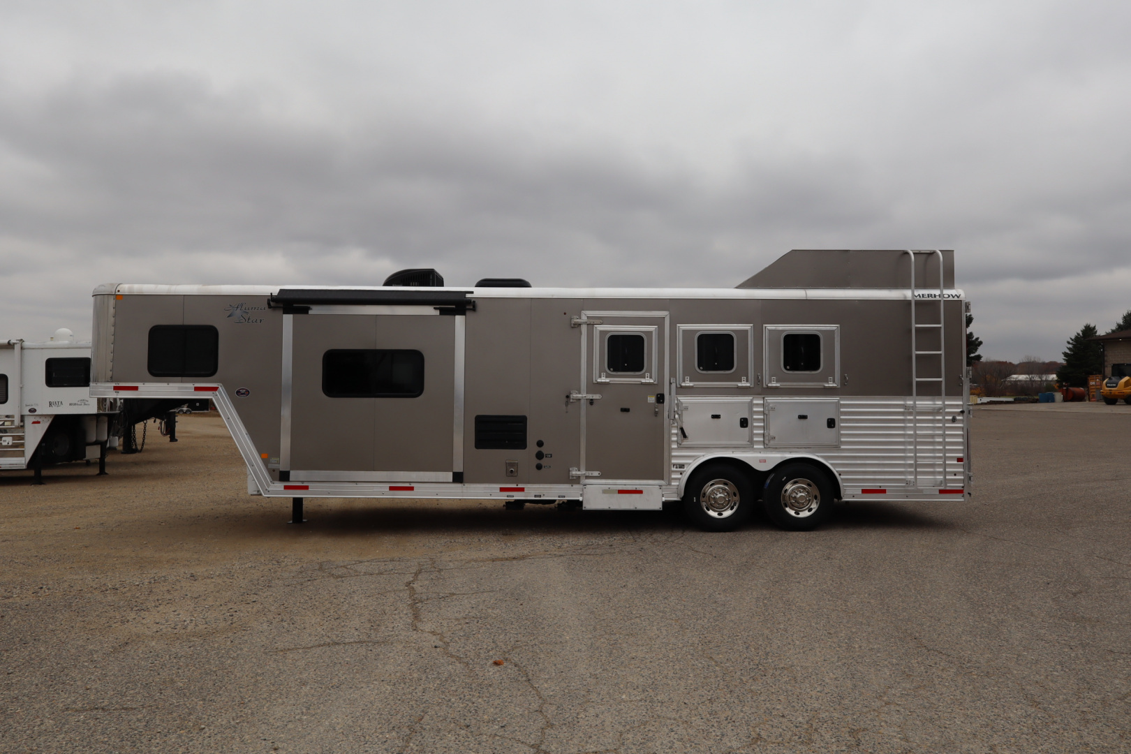 Used 2015 Merhow Trailers 3 Horse LQ W/Slide-out Horse Trailer