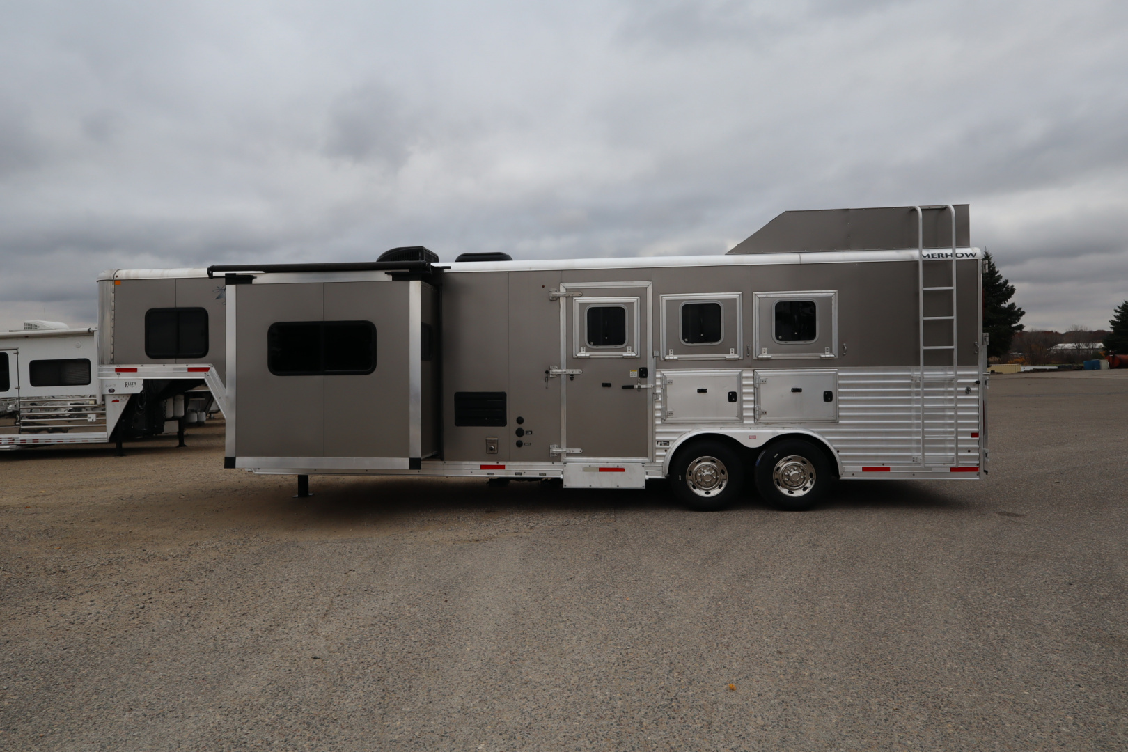 Used 2015 Merhow Trailers 3 Horse LQ W/Slide-out Horse Trailer