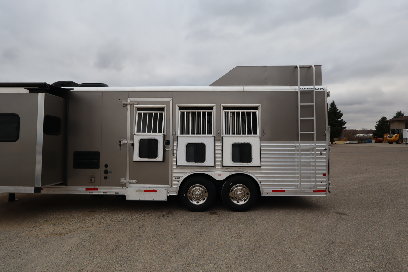 Used 2015 Merhow Trailers 3 Horse LQ W/Slide-out Horse Trailer