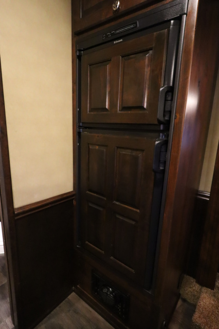 Used 2015 Merhow Trailers 3 Horse LQ W/Slide-out Horse Trailer