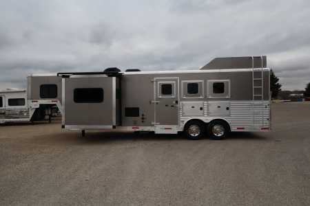 Used 2015 Merhow Trailers 3 Horse LQ W/Slide-out Horse Trailer
