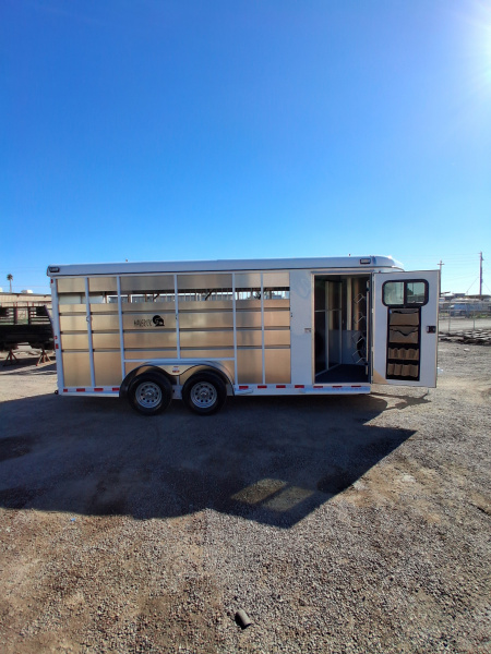 New 2026 Maverick Trailers MAVERICK 4H HS BP Horse Trailer