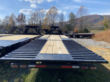 New 2026 Diamond C FMAX212 GOOSENECK TRAILER HYDRO DOVE & JACKS 30’ DEMO UNIT 300 MILES ON UNIT
