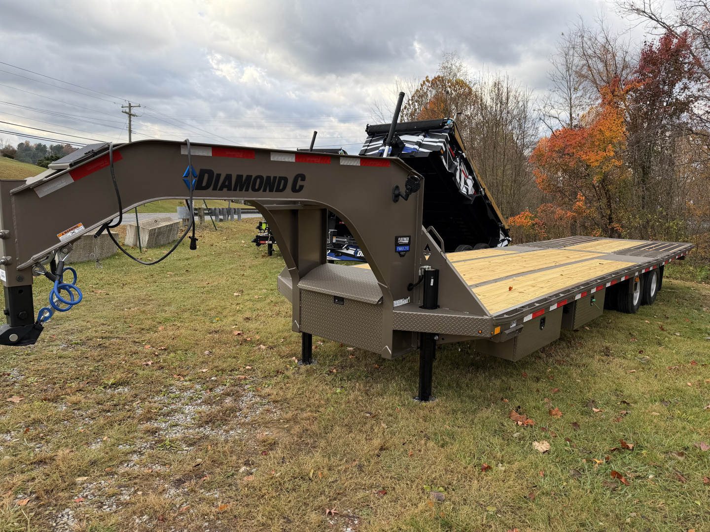 New 2026 Diamond C FMAX210 GOOSENECK TRAILER PACESETTER EDITION HYDRO DOVE & JACKS DISC BRAKES ALUMINUM OUTER RIMS