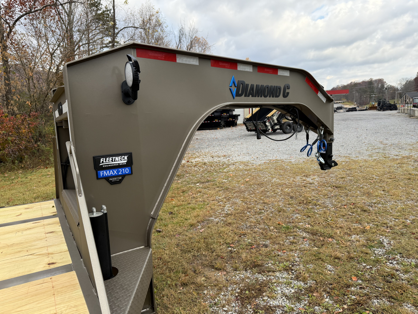 New 2026 Diamond C FMAX210 GOOSENECK TRAILER PACESETTER EDITION HYDRO DOVE & JACKS DISC BRAKES ALUMINUM OUTER RIMS