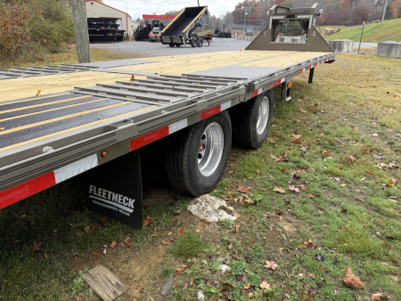 New 2026 Diamond C FMAX210 GOOSENECK TRAILER PACESETTER EDITION HYDRO DOVE & JACKS DISC BRAKES ALUMINUM OUTER RIMS