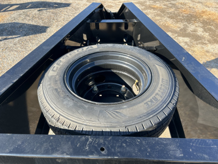 New 2026 MAXXD Gooseneck Flatbed Trailer | 102" x 40' 30K GVWR