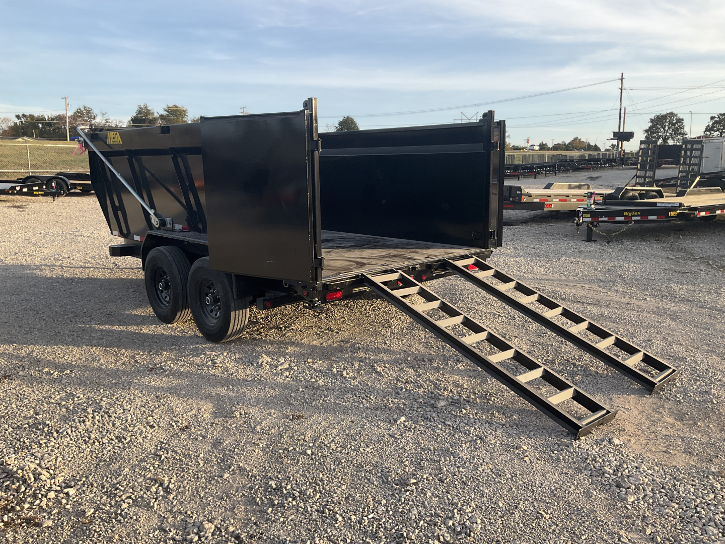 New 2026 Big Tex 83″ x 14′ Bumper Pull Tandem Axle Low Profile Telescopic Dump w/ 48″ Sides – TD X-Series Package