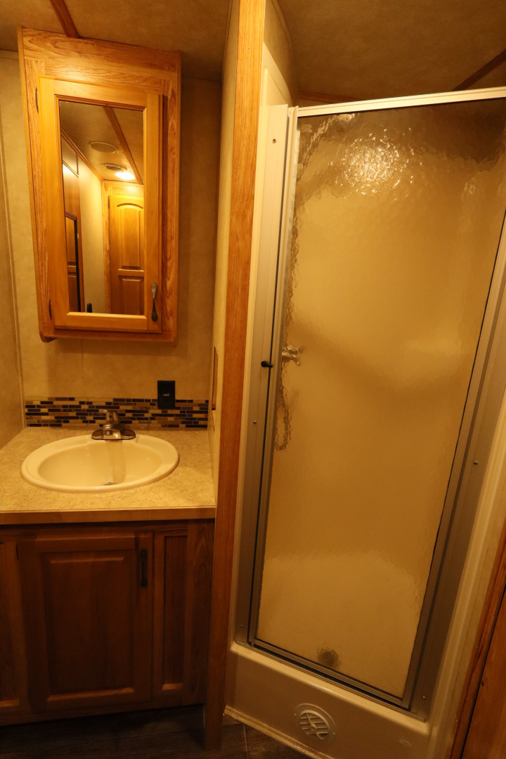 Used 2015 Bison Trailers 3 horse LQ Horse Trailer