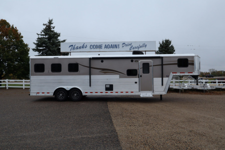 Used 2015 Bison Trailers 3 horse LQ Horse Trailer