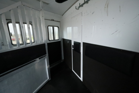 Used 2015 Bison Trailers 3 horse LQ Horse Trailer