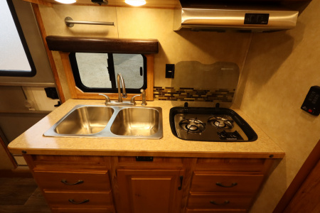 Used 2015 Bison Trailers 3 horse LQ Horse Trailer