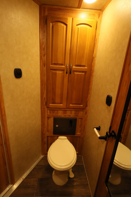 Used 2015 Bison Trailers 3 horse LQ Horse Trailer