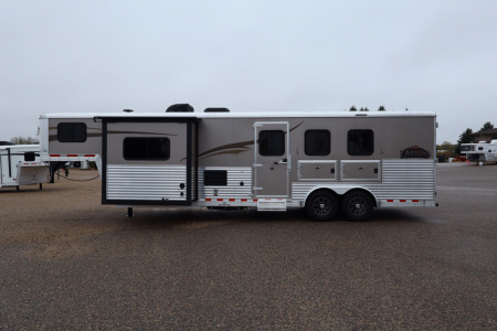 Used 2015 Bison Trailers 3 horse LQ Horse Trailer