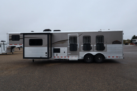 Used 2015 Bison Trailers 3 horse LQ Horse Trailer