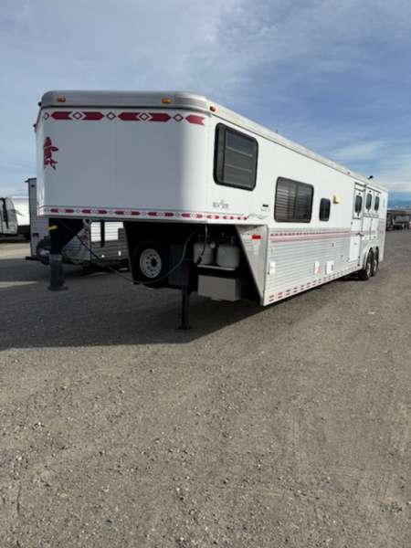 Used 2005 Sundowner Trailers 3H GN LQ Horse Trailer
