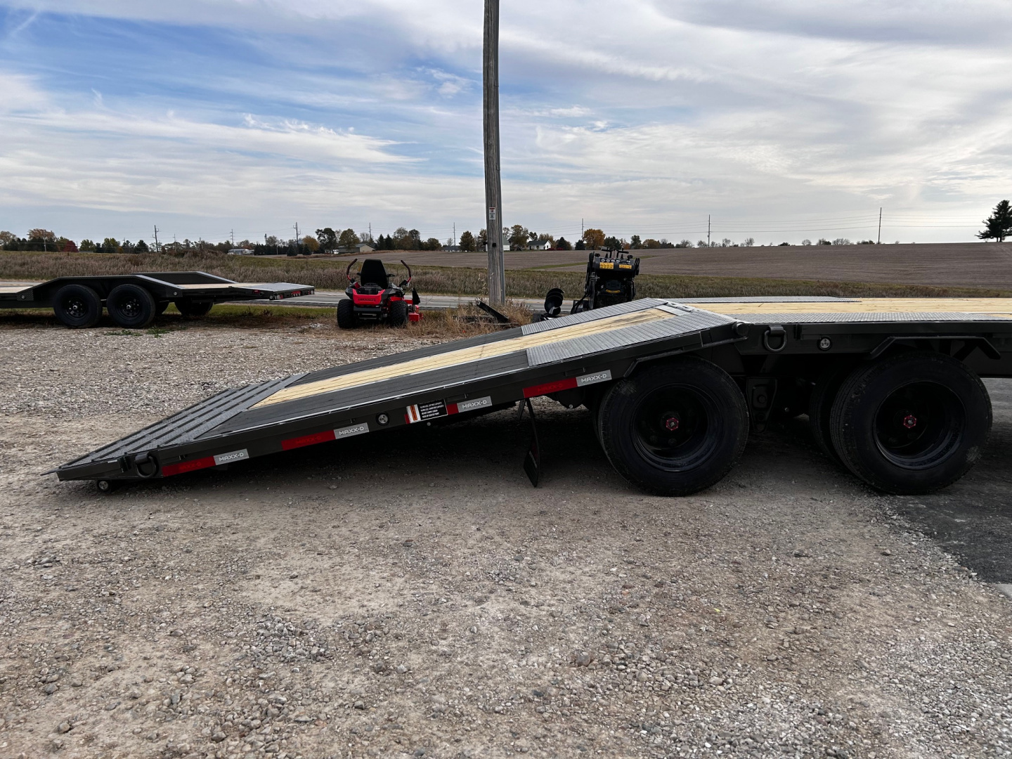 New SALE $$$ 2026 MAXXD YDB 102"X32' 12' HYDRAULIC DOVETAIL 25.9K GVWR HD Equipment Trailer