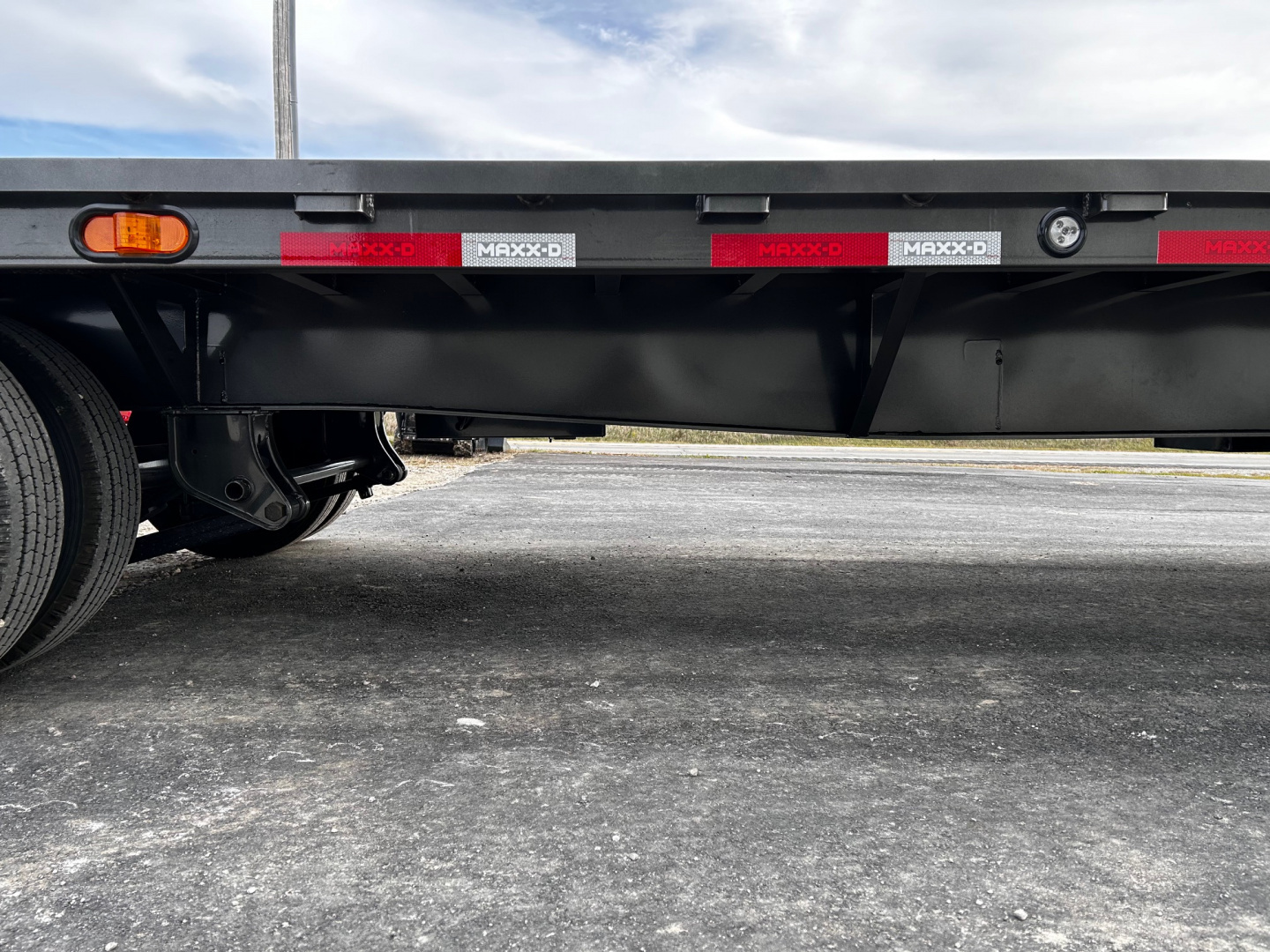 New SALE $$$ 2026 MAXXD YDB 102"X32' 12' HYDRAULIC DOVETAIL 25.9K GVWR HD Equipment Trailer