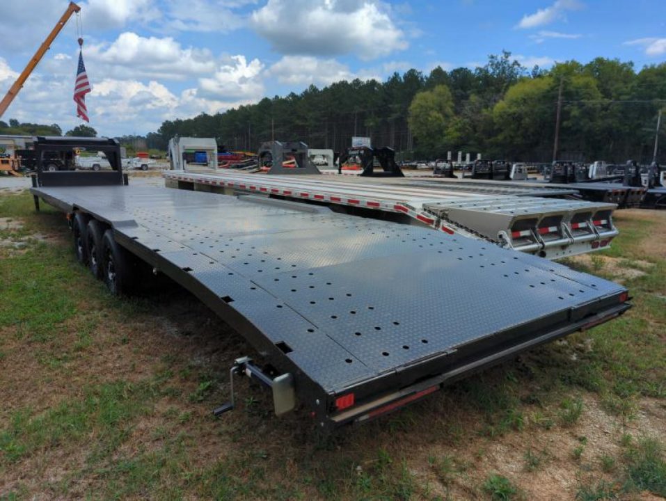 New 2023 Diamond C Trailers MVC307-GN 44X102 Car Hauler