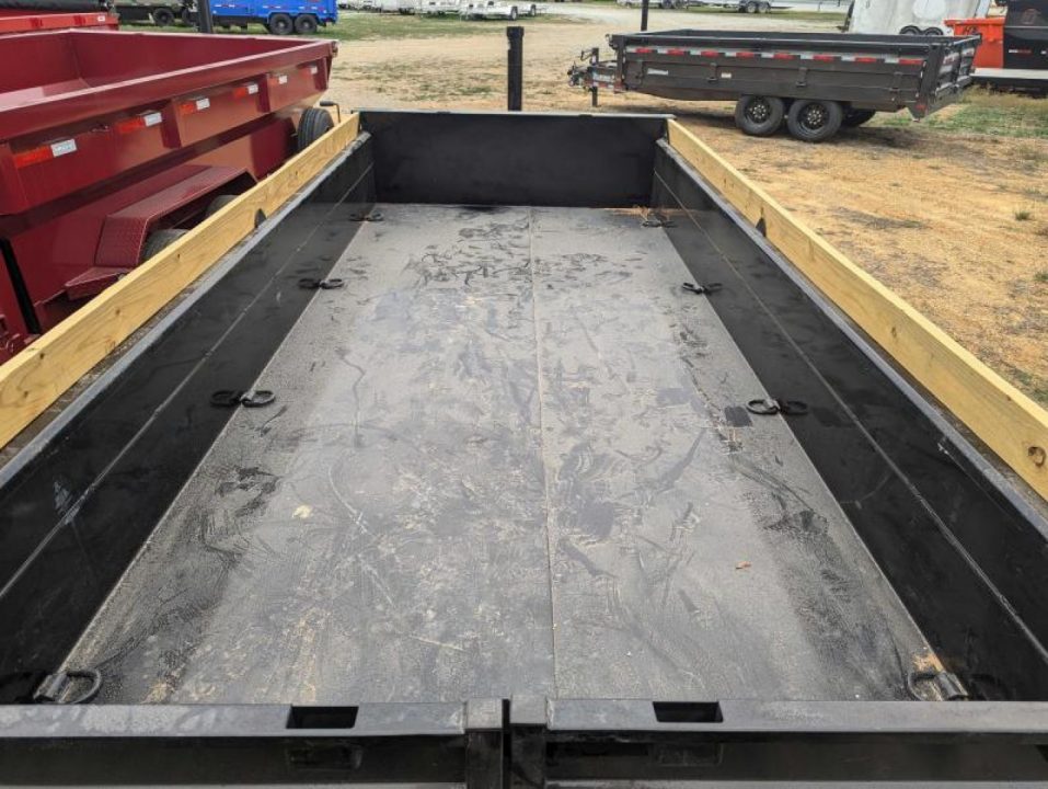 New 2025 Diamond C Trailers HDU208  Dump Trailer