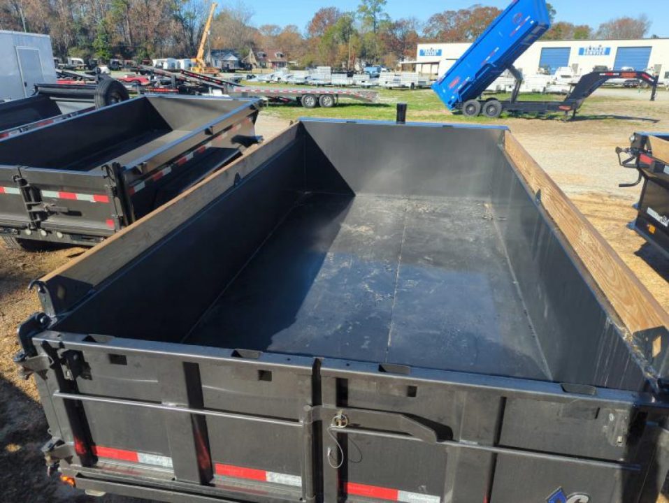 New 2025 Diamond C Trailers MDT206 Dump Trailer