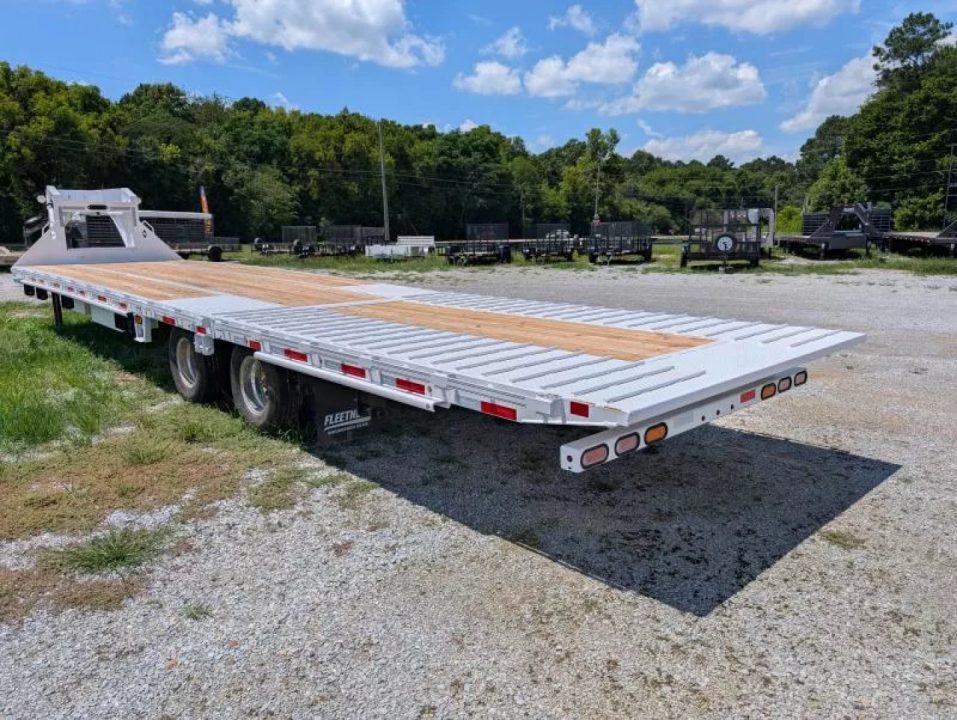 New 2025 Diamond C Trailers FMAX212HDT PACESETTER Deckover Trailer