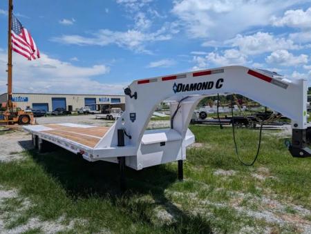 New 2025 Diamond C Trailers FMAX212HDT PACESETTER Deckover Trailer