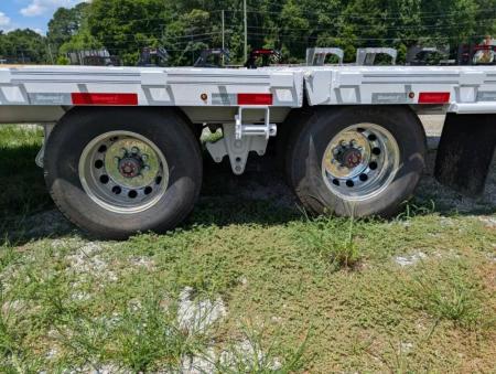 New 2025 Diamond C Trailers FMAX212HDT PACESETTER Deckover Trailer