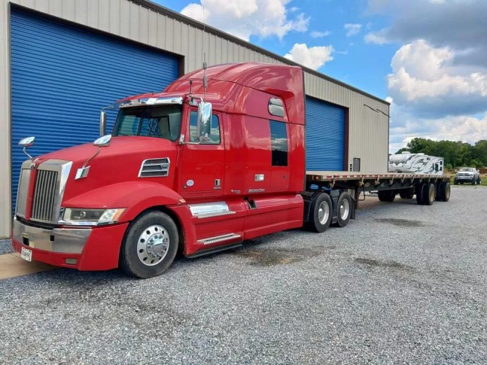 Used 2017 Western Star 5700 XEI Standard Semi-Truck