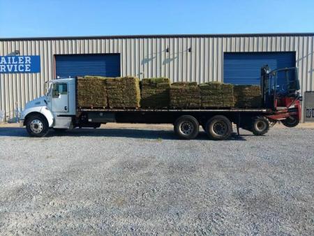 Used 2004 Kenworth T300 w/Moffett 5500 Standard Semi-Truck