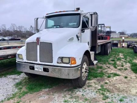 Used 2004 Kenworth T300 w/Moffett 5500 Standard Semi-Truck