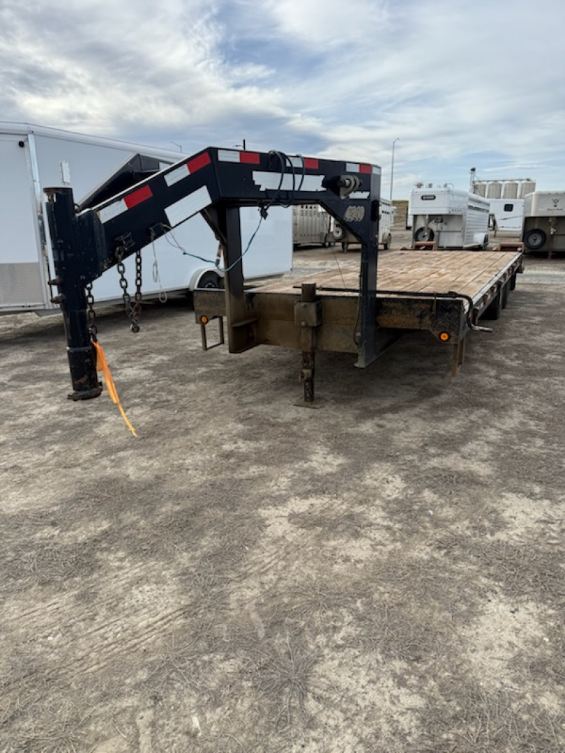 Used 2011 Towmaster Trailers 20' Flatbed Trailer