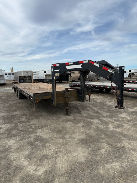 Used 2011 Towmaster Trailers 20' Flatbed Trailer