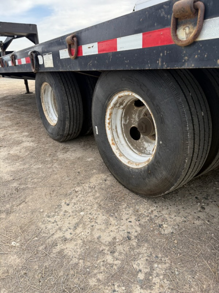 Used 2011 Towmaster Trailers 20' Flatbed Trailer