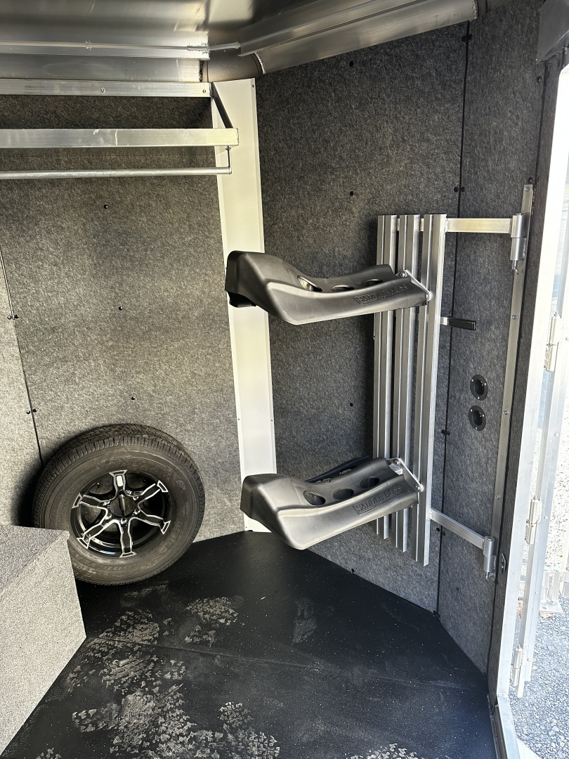 New 2026 Sundowner 2H Super Tack Horse Trailer