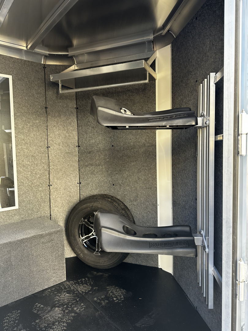 New 2026 Sundowner 2H Super Tack Horse Trailer