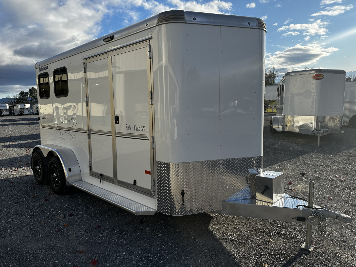 New 2026 Sundowner 2H Super Tack Horse Trailer