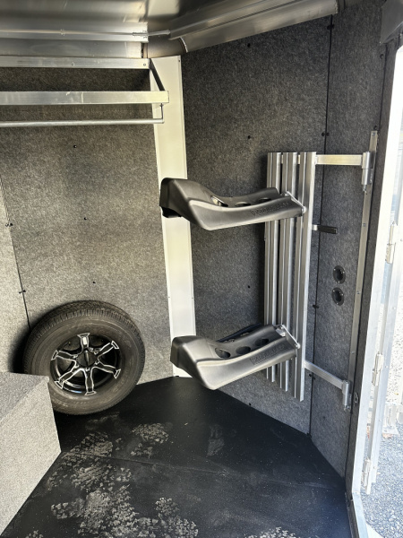 New 2026 Sundowner 2H Super Tack Horse Trailer