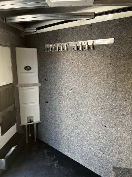 New 2026 Sundowner 2H Super Tack Horse Trailer