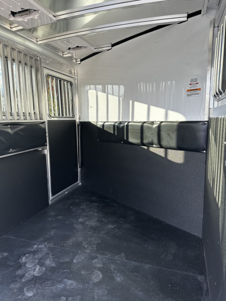 New 2026 Sundowner 2H Super Tack Horse Trailer