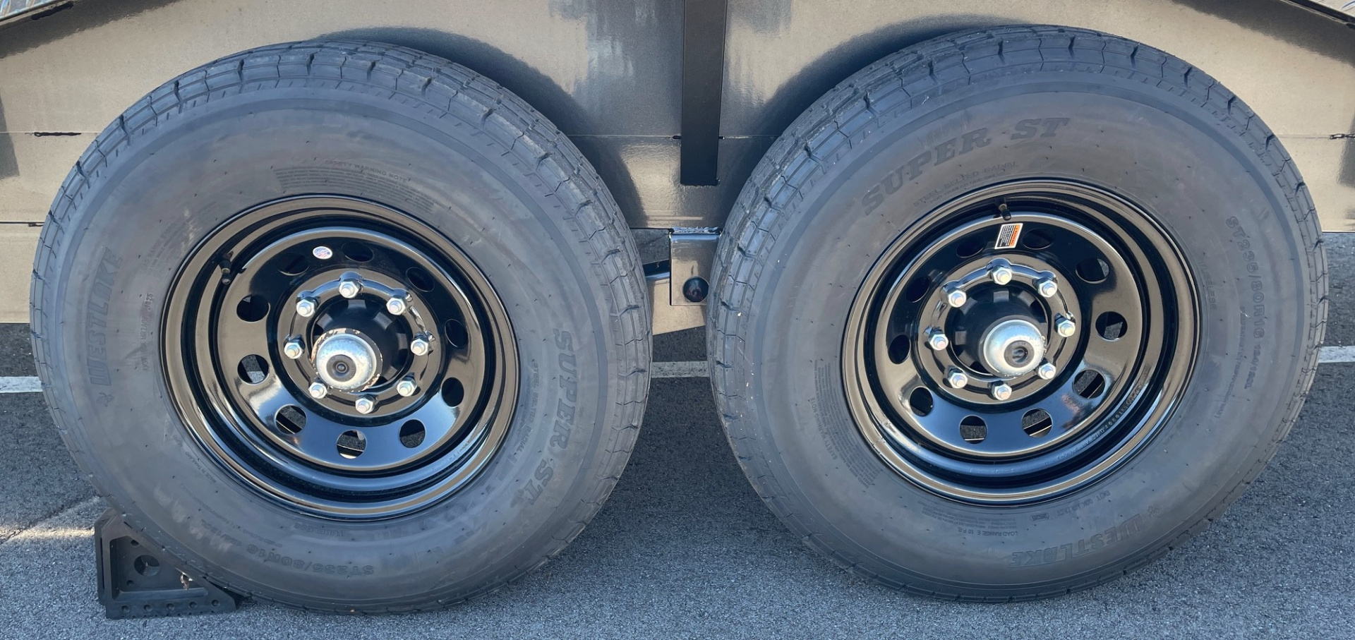 New MAXX-D H6X 22'x 102" Equipment Trailer: Drive Over Fenders, Stand Up Ramps, Spare Tire, GVWR 14,000