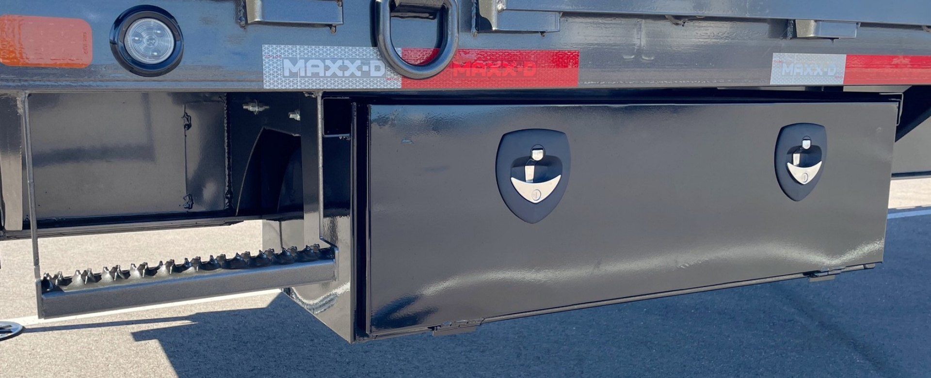 New MAXX-D YDX 102"X 40' Dual Tandem Gooseneck Flatbed Equipment Trailer w/ Hydraulic Dove & Jacks:15K Axles