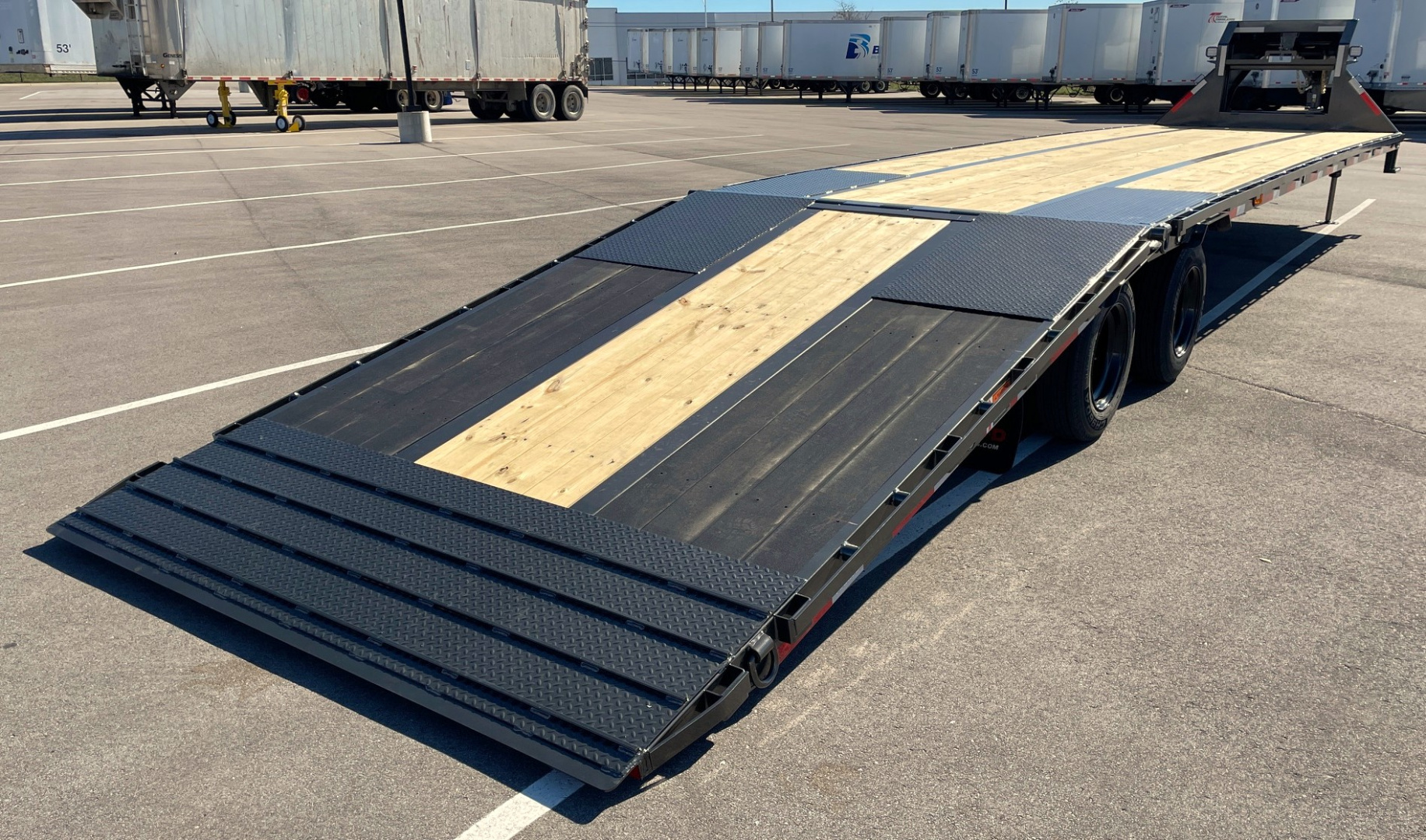 New MAXX-D YDX 102"X 40' Dual Tandem Gooseneck Flatbed Equipment Trailer w/ Hydraulic Dove & Jacks:15K Axles
