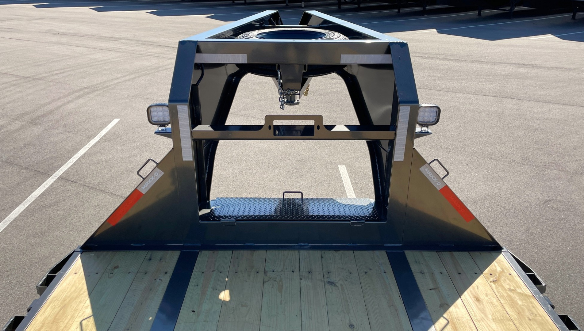 New MAXX-D YDX 102"X 40' Dual Tandem Gooseneck Flatbed Equipment Trailer w/ Hydraulic Dove & Jacks:15K Axles