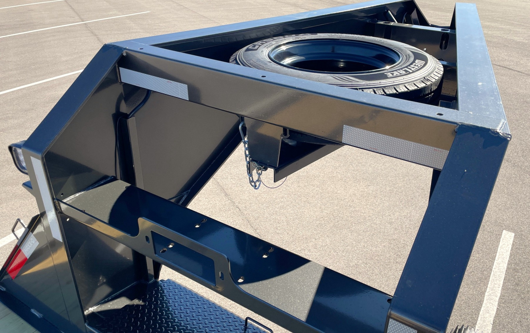 New MAXX-D YDX 102"X 40' Dual Tandem Gooseneck Flatbed Equipment Trailer w/ Hydraulic Dove & Jacks:15K Axles