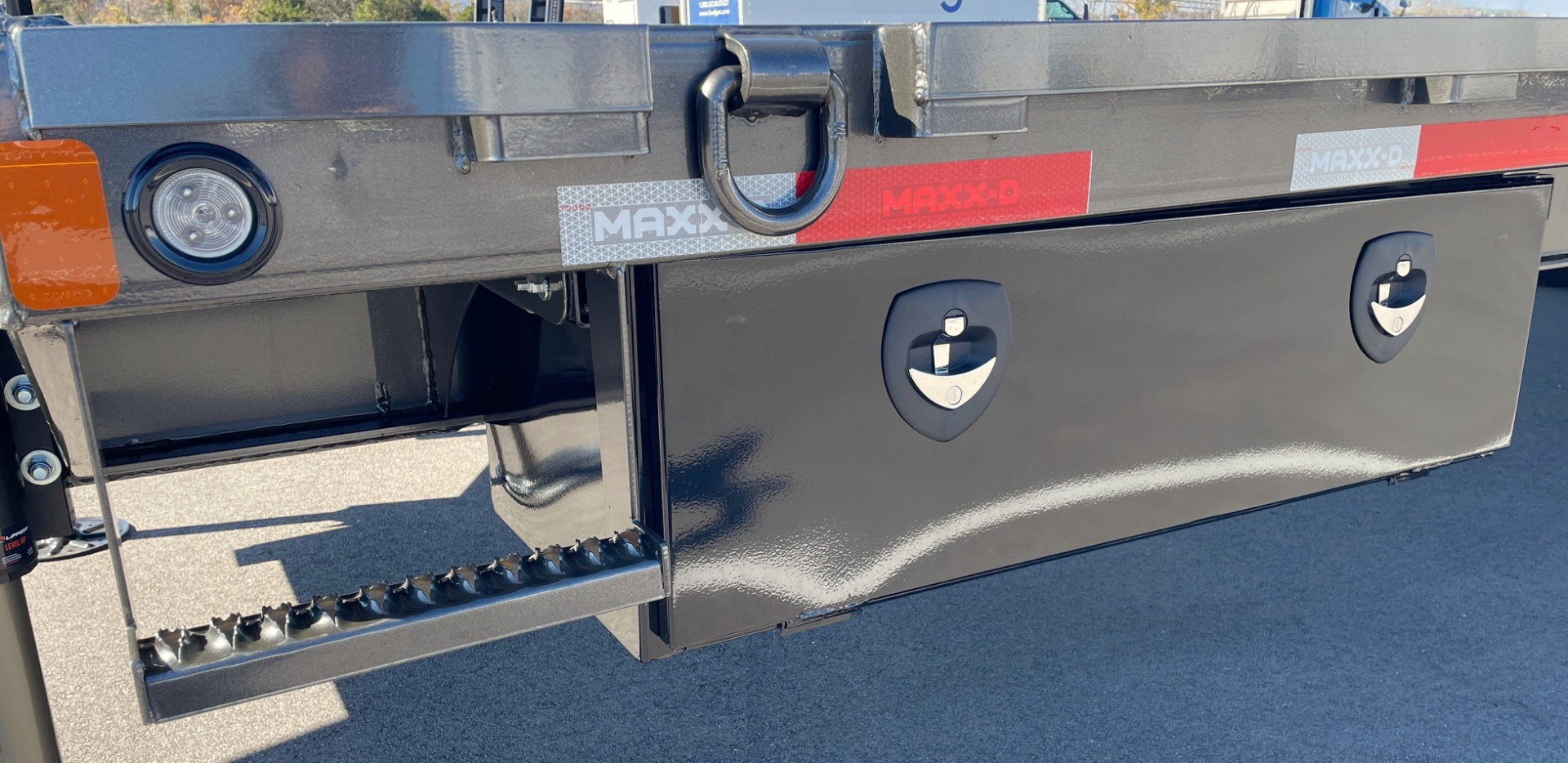 New MAXX-D YDX 102"X 32' Dual Tandem Gooseneck Flatbed Equipment Trailer w/ Hydraulic Dove & Jacks:15K Axles